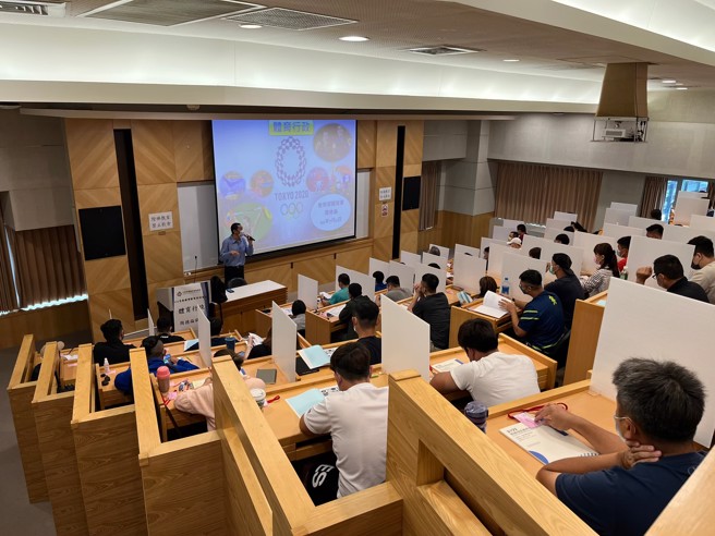 中华民国体育运动总会7月2日到3日于台北市立大学办理第二梯次增能进修研习会上课情形。（体育署提供）