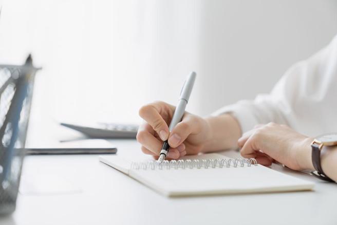 文理组该如何选择一直是不少学生的难题。（示意图／Shutterstock）