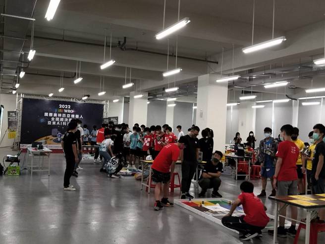 主办方表示，透过比赛将所学科学知识与技能，应用于日常生活间，同时让台湾所推动的108课纲与12年国教课程内容变得更深入，发展得更全面。(照片/亚东科技大学提供)