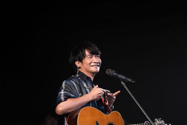 出道15週年的歌手黃玠日前完成「今年，25歲」高雄、台北3場巡演，吸引3000名歌迷熱情支持。（圖/ 中央社）