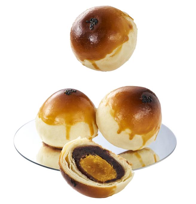 全联利记金赏蛋黄酥6颗，限量预购至9月1日，289元。 （全联提供）