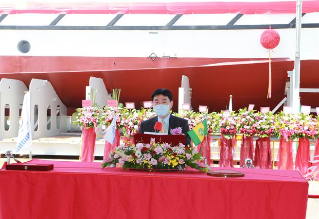 台船公司承造財政部關務署100噸級巡緝艇，第三艘命名暨下水典禮，台中關陳木生關務長致詞。（台中關提供）