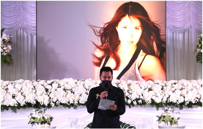 余祥铨今在余苑绮的告别式上谢谢二姊，并许下愿望：「下辈子我们还要当家人。」（图／中时资料照）