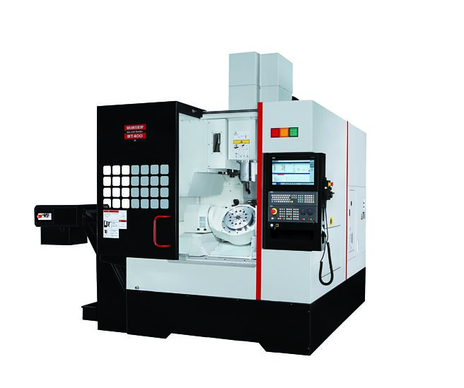 百德机械参加本届台中机械展，将展出最新的MT400U高速铣车复合化五轴加工中心机。图／业者提供