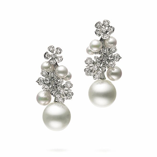 MIKIMOTO Bloom Collection珍珠钻石耳环，36万9000元。（MIKIMOTO提供）