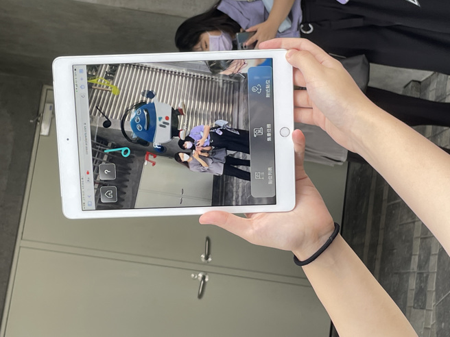 民眾扫描场域QR Code，即能进行AR 导览。（摄影/蔡子量）