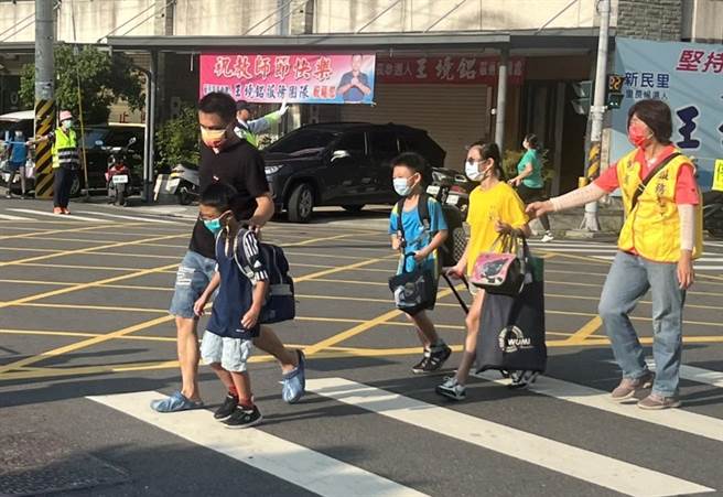 開學第一天，彰化縣就25班停課了。（民眾提供／吳敏菁彰化傳真）