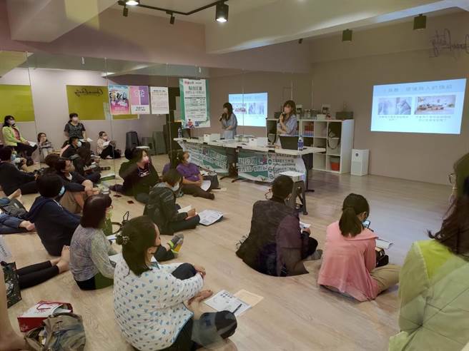 勞工局輔導婦女重返職場並兼顧工作生活平衡。（翻攝照片／高雄洪靖宜傳真）