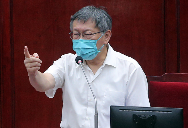 台北市長柯文哲（見圖）30日到市議會接受議員質詢。（趙雙傑攝）