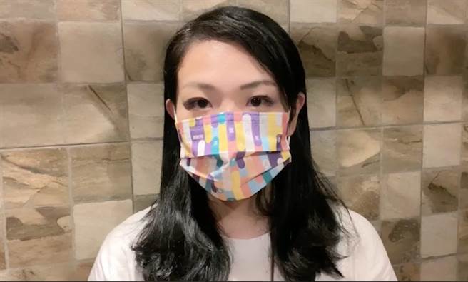 民眾党新竹市长参选人高虹安30日说，就是用功才看到报告指污水下水道建设落后，更酸沈慧虹在竹市7年半做不好的事，光靠口水或扣帽子也无法转移焦点。（高虹安团队提供／王惠慧新竹传真）