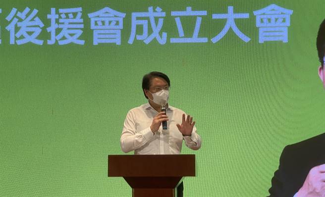 基隆市长林右昌下午替林佳龙站台辅选，对于外传卸任后将入阁一事，以打太极方式巧妙迴避。（吕健豪摄）