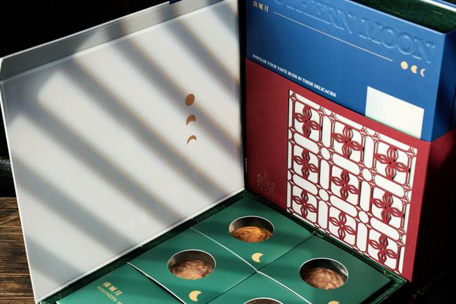 京站推出晶英酒店「南城月」，五入月饼+六入茶包组，推荐价1480元。（京站提供）