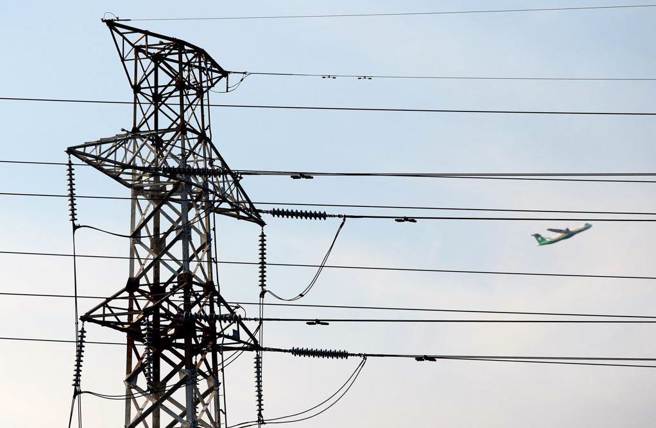 新竹市香山區30日傍晚5時36分左右傳出停電情事，香山區新香街一帶有2000多戶停電。（示意圖／王英豪攝）