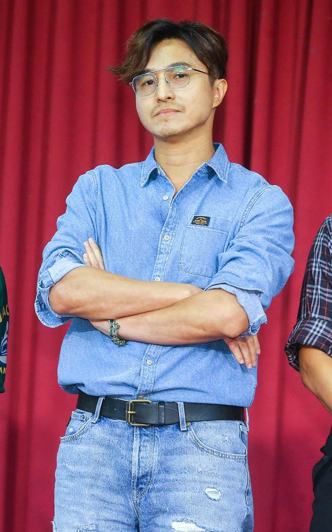 王少伟故作不满，带有情绪质问节目怎么可以说停就停。（粘耿豪摄）