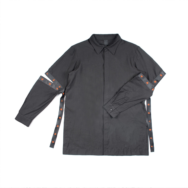 INF 21AW 手肘后背解构衬衫，9300元。（INF提供）