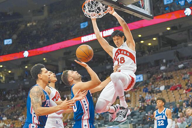 日本好手渡邊雄大與籃網簽下無保障的1年合約。（美聯社）