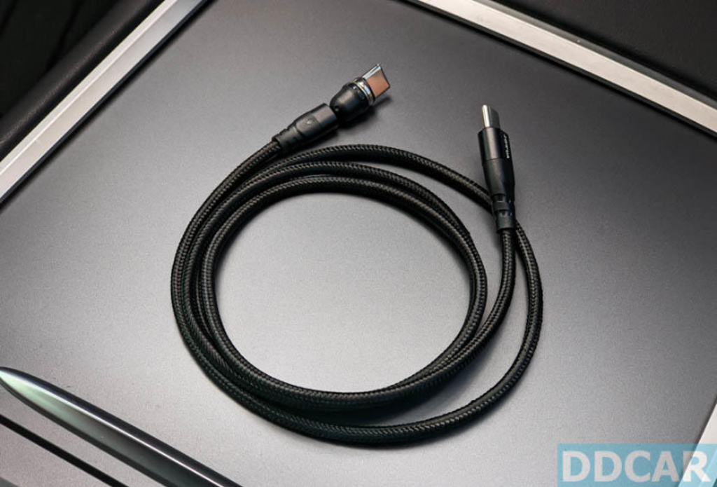 ▲ USB-C 車用磁吸線是以尼龍編織線與金屬外殼打造，提升整體耐用性。 (圖/DDCAR)