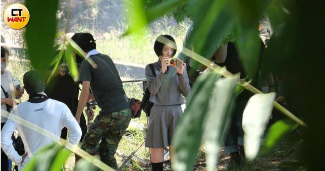 身材纤细顶着妹妹头的小S长女许曦文参与《聪明镇》的演出。（图／本刊摄影组）