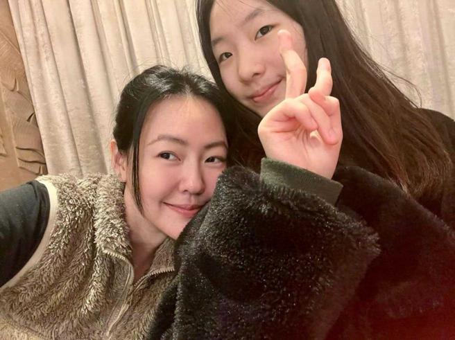 小S与大女儿许曦文母女感情很好。（图／取自许曦文脸书）