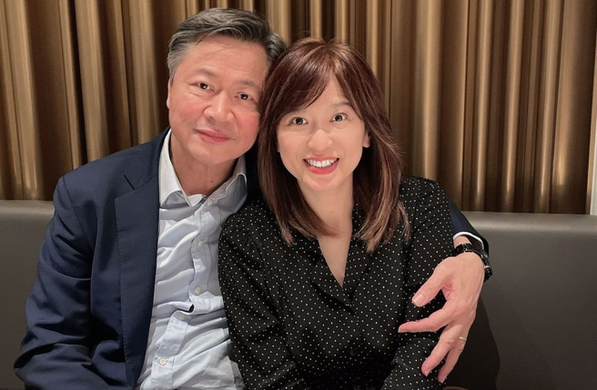 中天知名主播周玉琴与政治大学副教授赖岳谦日前结婚。(周玉琴提供)