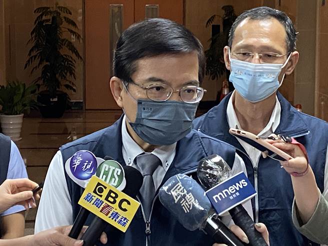 交通部长王国材表示，飞机、列车的採购都会经过详细评估，选出最符合营运效益的方案，没有外部压力。（本报资料照）