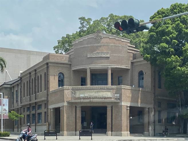 南美馆入馆人数达296万，10月1日起门票将恢復原来的定价，图为南美馆1馆。(曹婷婷摄)