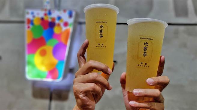 COMEBUY「春茶-极萃乌龙」清爽消暑十分热销。（COMEBUY提供）