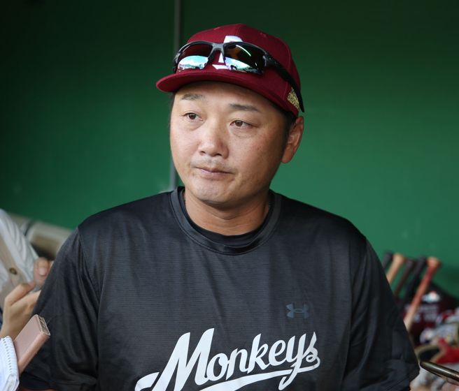 乐天桃猿总教练曾豪驹。（杜宜谙摄）