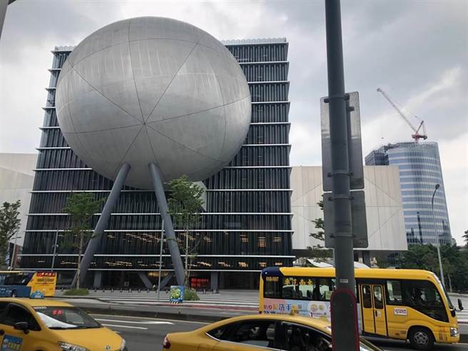 台北市政府斥资67亿打造台北表演艺术中心，但20年自偿率50％，议员批评是「妈宝」。（本报资料照片）