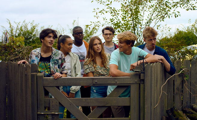 由【露西】亿万导演卢贝松，打造媲美【怪奇物语】奇幻冒险！是【亚瑟的奇幻王国】的暗黑延伸，不到最后一刻绝对猜不到结局！(照片/剧组提供) 