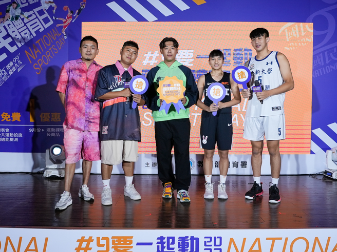 111年国民体育日代言人(由左至右)玖壹壹、李恩芯、陈将双。（图/体育署提供）