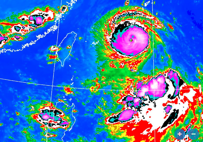 賈新興指出，軒嵐諾未來路徑的關鍵時間點在明天晚上左右。（翻攝自氣象局）