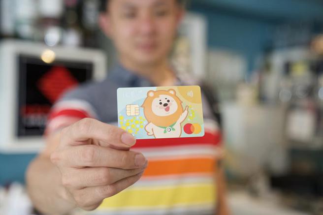 （一银iLEO信用卡最高18％回馈，抢攻网购、外送平台、行动支付数位客群。图／第一银行提供）