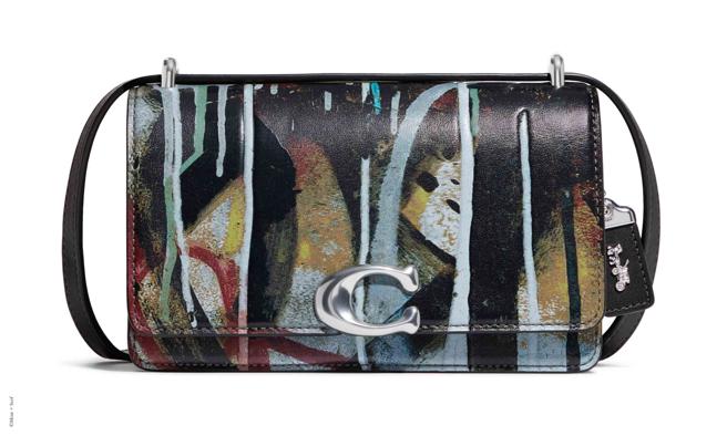 COACH和Mint+Serf联名系列， MINI ELEVATED SHOULDER BAG ，1万9800元。（COACH提供）