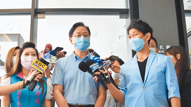 国民党桃园市长参选人张善政被指涉嫌抄袭研究报告，他说明该计画要收集、整理国内外农业电子化新发展的资讯，也有附上资料来源，因选举被抹黑感到遗憾。（赖佑维摄）