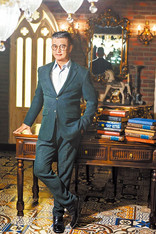 易經預言家高煜霖依8月25日多個縣市遭受雷雨侵襲，推算出卦象提醒台北市長參選人可以注意的事項。（高煜霖提供／游念育台北傳真）