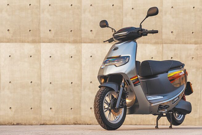 中华eMOVING全新快充电车劲炫125承袭强劲的动力系统，售价8万8900元。（中华汽车提供）