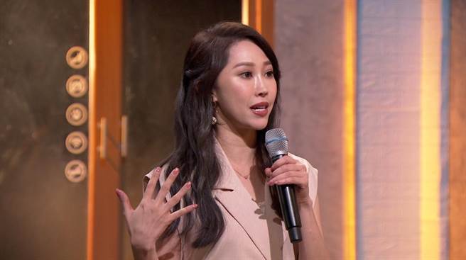 黄露瑶坦言起初刻意隐瞒「星二代」身分。（年代提供）