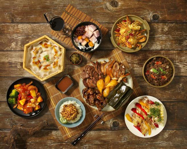 （台北花園大酒店攜手「金峰魯肉飯」、「燈籠滷味」、「台南牙齒肉圓」、「鮮芋仙」與「金陵酸梅湯之家」等5家在也名店，推出「好CHILL狂饗曲」餐飲優惠活動。圖／台北花園大酒店提供）