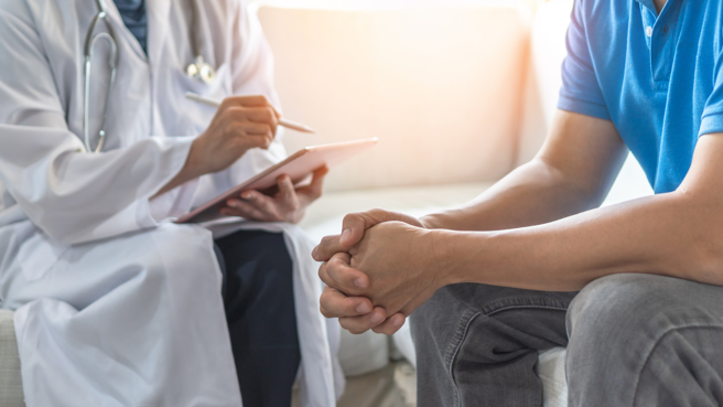 攝護腺癌是男性專屬的癌症，醫師表示，除了咖啡，另有4類食物也可減少癌症罹患率。（示意圖／Shutterstock）