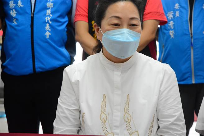 有關對手邀公開辯論。徐榛蔚說，縣政優先防疫優先，該把每天工作做好。（王志偉攝）