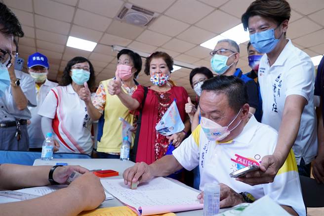 地方政坛人士分析，游振雄虽有现任优势，但其太过温和，傻傻做太少宣传自己，这场选举面对民进党这种选举机器，必须谨慎。(吴建辉摄)