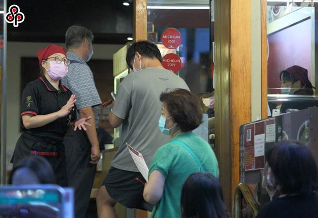 为了协助部分产业度过难关，经济部今年推出「基本工资补贴」，针对每名劳工、补助事业单位最多6000元，但成效不佳。（报系资料照）