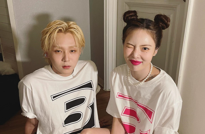 泫雅偕同未婚夫DAWN献出海外首次公开合体演出。（摘自IG）