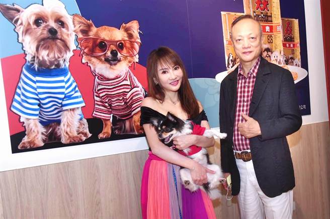王宥忻（左）今与沛思特董事长邹嵩棣一同出席活动。（沛思特Petstar提供）