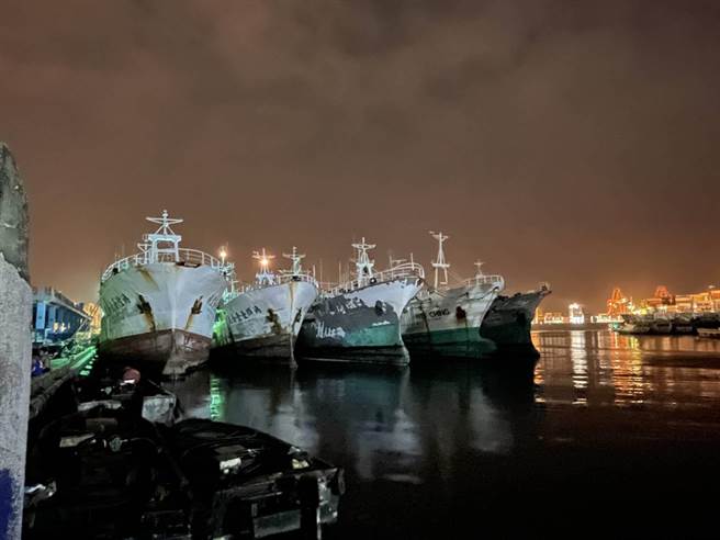 綠色和平調查指出，美國市面販售的大黃蜂鮪魚罐頭，內容物摻雜美國海關確認有強迫勞動，在臺已被檢調以人口販運罪名起訴的「大旺」漁船捕撈的漁獲，呼籲血汗罐頭應下架。（綠色和平提供／林良齊台北傳真）