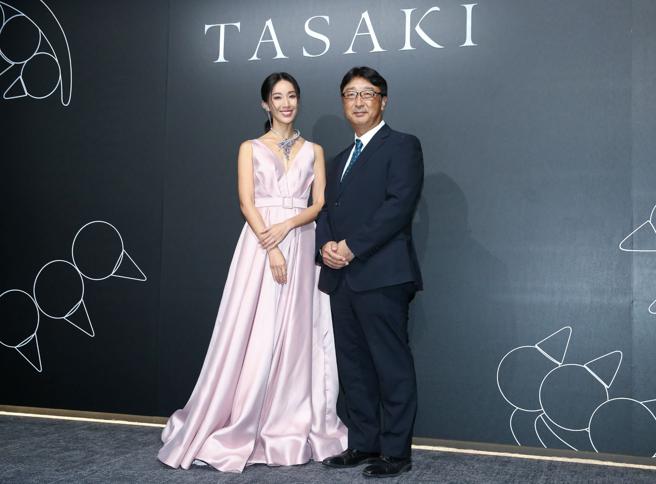 隋棠（左）与TASAKI台湾区总经理野野山聪合影。（陈俊吉摄）