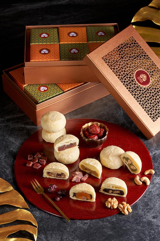 远百褔华大饭店桂月礼盒（苏式月饼），售价1680元 / 12入。（远百提供）