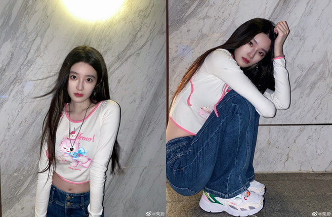 大陆童星柴蔚火辣身材，吸引网友目光。（图／微博@柴蔚）