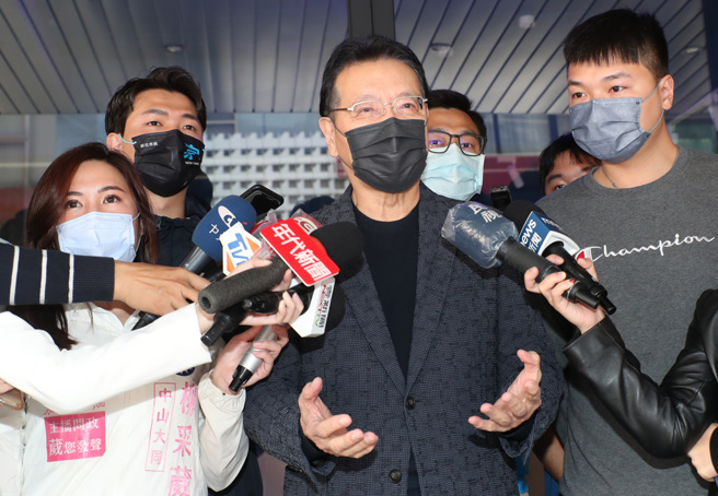 資深媒體人趙少康(中)勉勵媒體朋友不為勢劫、不為利誘，確保言論自由。（資料照／鄭任南攝）